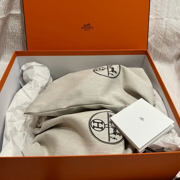 Hermes Chypre shearling sandals - never worn
